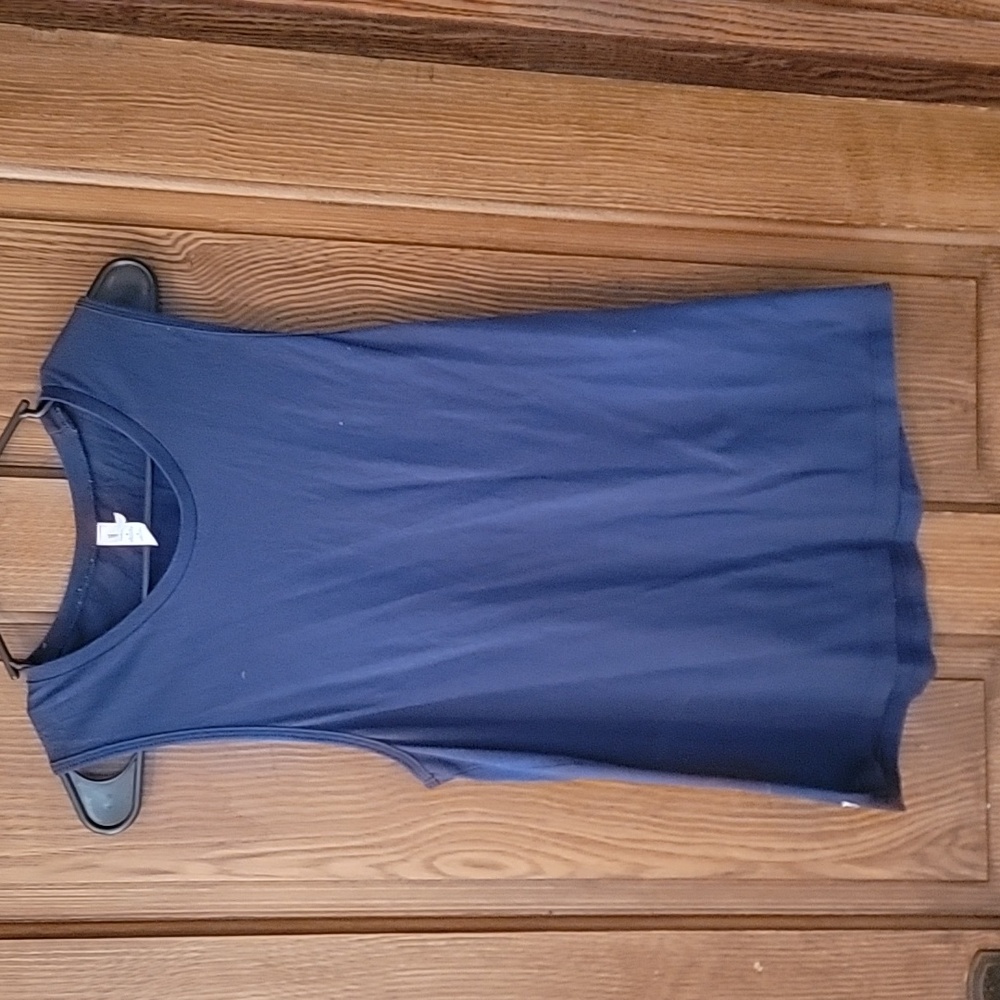 Women's tank size medium